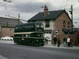 Photo 3  - Trolley bus about to turn at Normanby Top