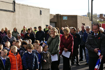 Photo 7  - 2014 Normanby Remembrance Day - Two Minutes Silence