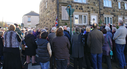 Photo 10 2012-remembrance-service-10.JPG